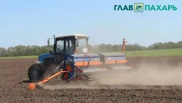 В Оренбуржье 85% тракторов и сеялок уже готовы к выходу в поля, в Липецкой области эта цифра — 90%